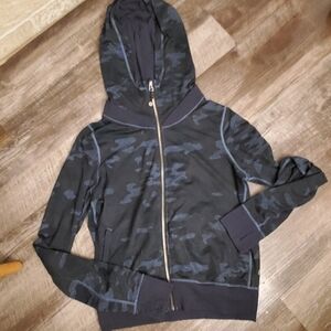 Lululemon Namaskar Blue and Black Camouflage Hoodie Size 8